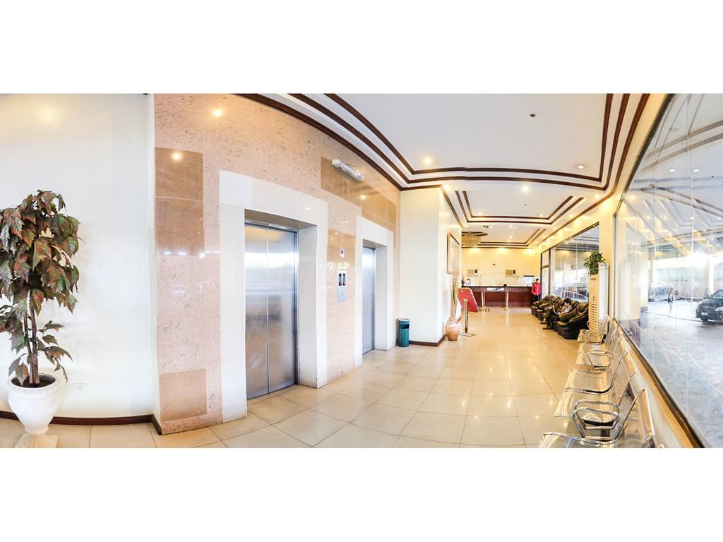 Crowne Garden Hotel Себу Экстерьер фото