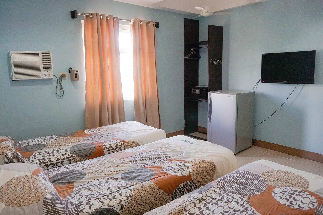 Crowne Garden Hotel Себу Экстерьер фото